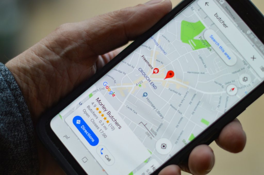 Ilustrasi review di Google Maps